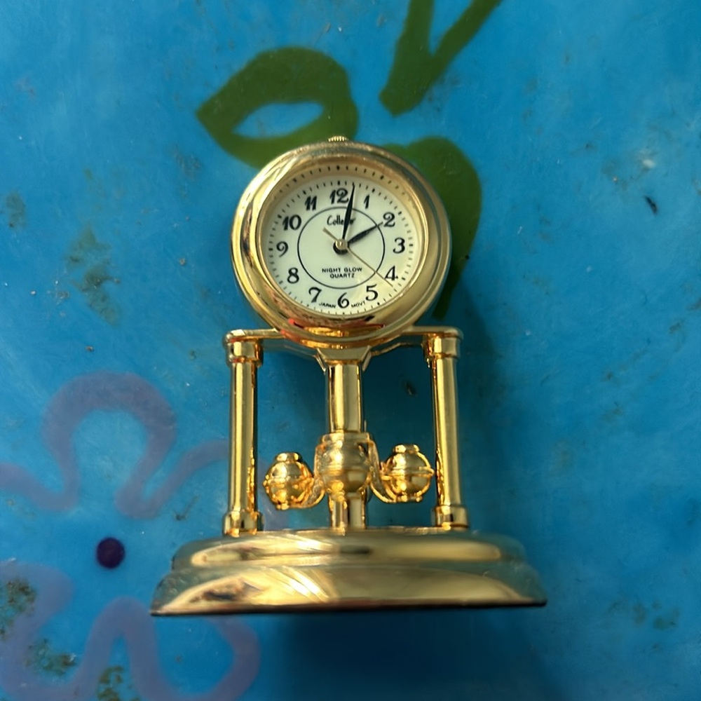 Collezio mini table clock - Picture 3 of 3